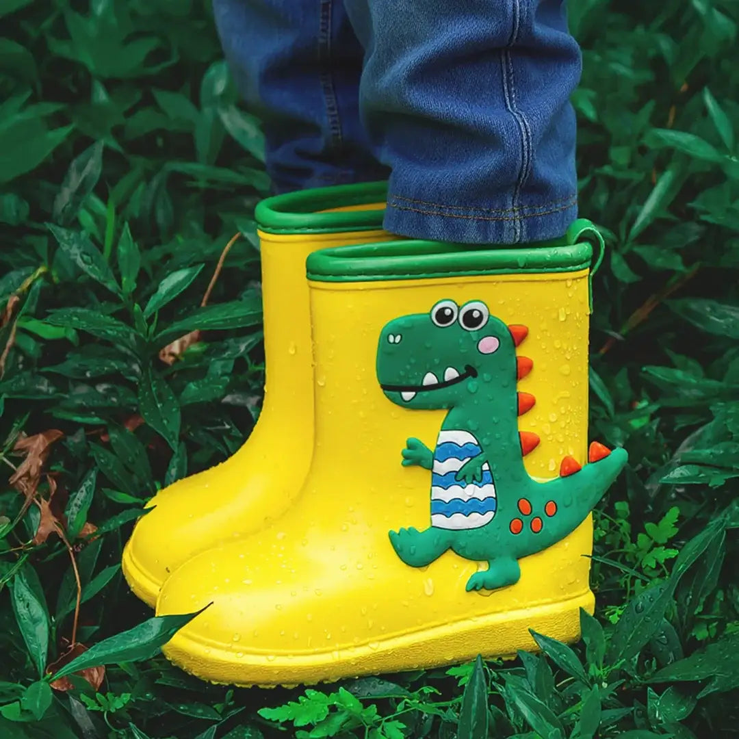 Zapatillas de agua para bebe Mario FantasySteps con diseño de dinosaurio.