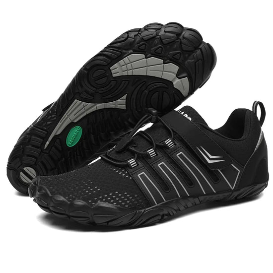 Par de zapatillas Saguaro Vigor II negras vistas juntas.