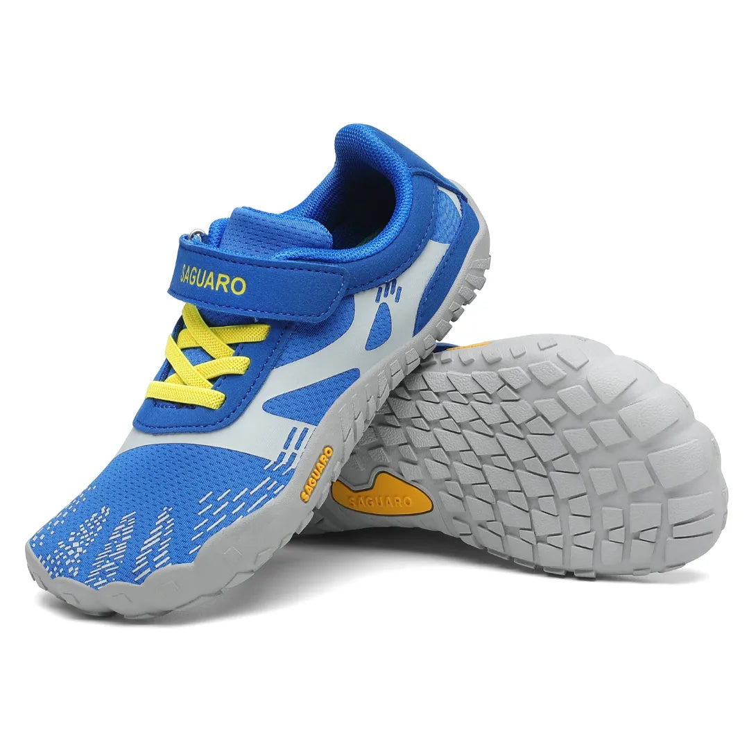 Par de zapatos bebé ergonómicos con suela de tracción para máxima seguridad.